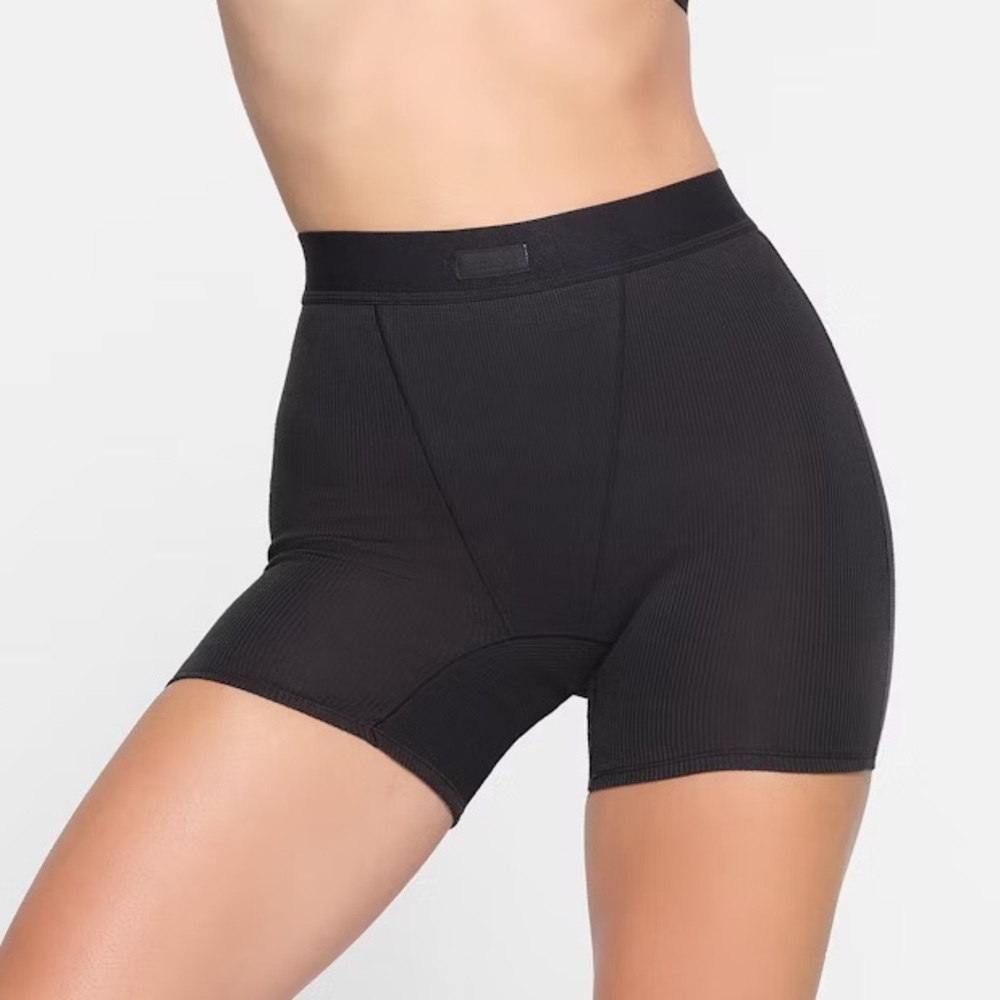 SKIMS Women’s Black Cotton Boxers, Medium